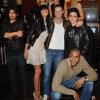 Tous les candidats des Anges de la télé-réalité (émission NRJ 12) entourent Matthieu Delormeau au Hard Rock Café - 9 février 2011