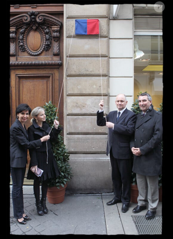 Rachida Dati, Stéphanie Busutill, Christophe Girard et Thierry Hodent lors de l'inauguration de la plaque César rue de Grenelle à Paris le lundi 14 février 2011 