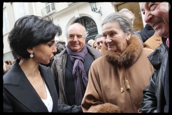 Rachida Dati, Simone Veil et Ivan Levai lors de l'inauguration de la plaque César rue de Grenelle à Paris le lundi 14 février 2011 