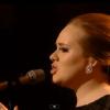Adele interprète Someone like you aux Brit Awards, à Londres, le 15 février 2011