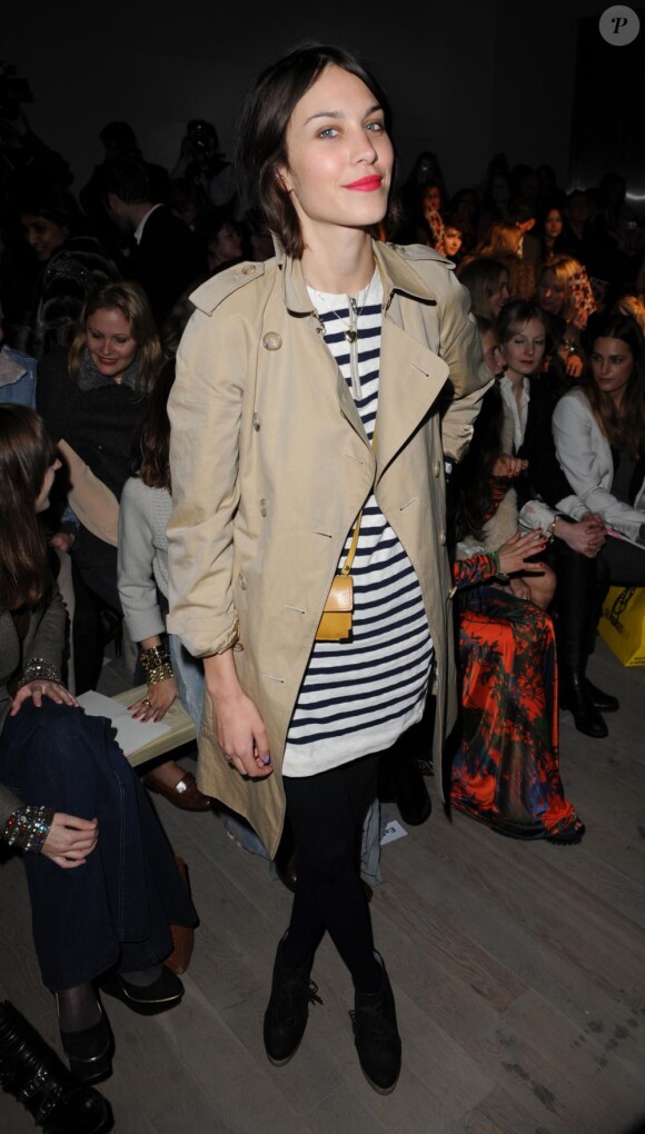 Alexa Chung au défilé Matthew Williamson à la Fashion Week de Londres, le 20 février 2011.