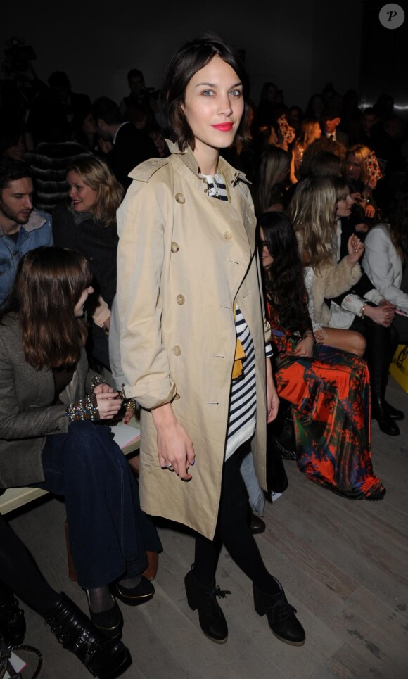 Alexa Chung au défilé Matthew Williamson à la Fashion Week de Londres, le 20 février 2011.