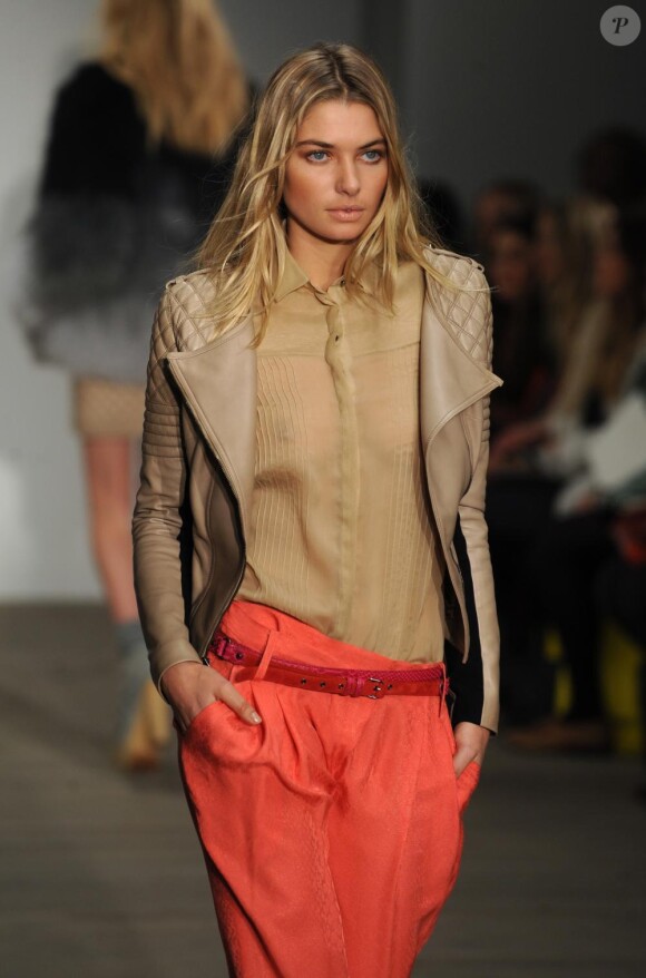 Le défilé Matthew Williamson durant la Fashion Week de Londres, le 20 février 2011.