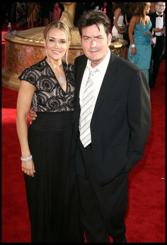 Charlie Sheen et Brooke Mueller avant leur divorce, cérémonie des Emmy Awards, Los Angeles, le 20 septembre 2009