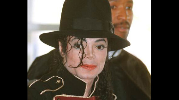 Michael Jackson : Son chapeau en vente et des images de son prochain clip !