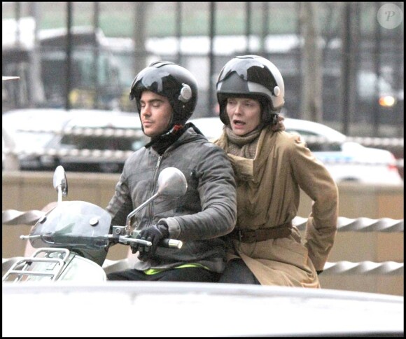 Michelle Pfeiffer et Zac Efron sur le tournage de New Year's Eve de Garry Marshall, à New York, le 24 février 2011.