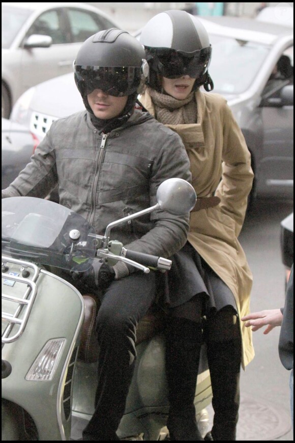 Michelle Pfeiffer et Zac Efron sur le tournage de New Year's Eve de Garry Marshall, à New York, le 24 février 2011.