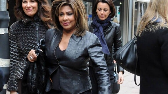 Tina Turner, toujours superbe à 71 ans : pause luxe avec son compagnon Erwin !
