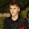 Justin Bieber officialise son amour à la soirée Vanity Fair des Oscars, le 27 février 2011, à Los Angeles