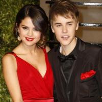 Justin Bieber et Selena Gomez : Ils officialisent sur tapis rouge !