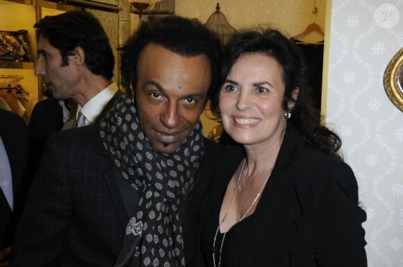 Manu et Laurence Katché à l'ouverture de la boutique Divine Parisienne à Paris le 3 mars 2011
