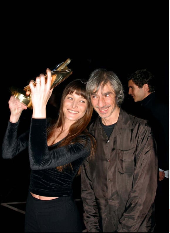 Louis Bertignac et Carla Bruni-Sarkozy, Victoires de la musique, à Paris, le 28 février 2004