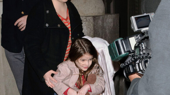 Suri Cruise joue encore les grandes avec le sac de sa mère Katie Holmes !