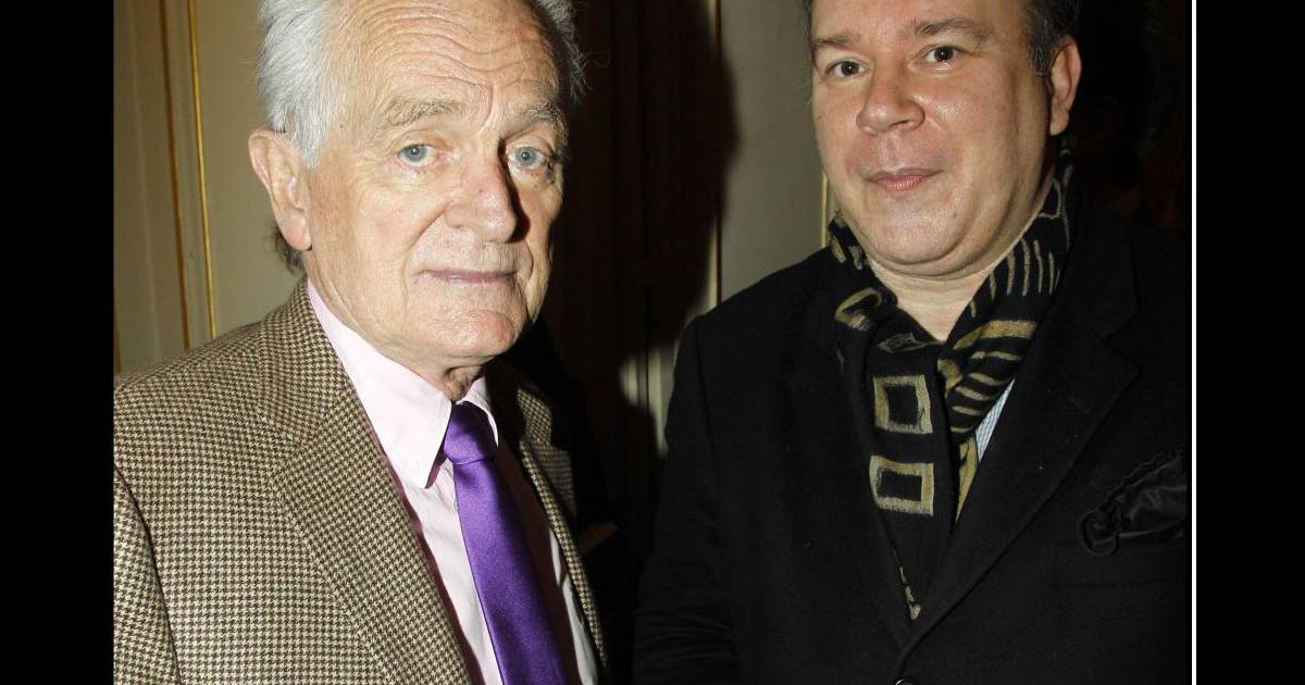 Philippe Labro et Marc Lambron à la séance de dédicaces organisée pour la sortie du livre Tout Philippe Labro et Marc Lambron à la séance de dédicaces organisée pour la sortie du livre Tout