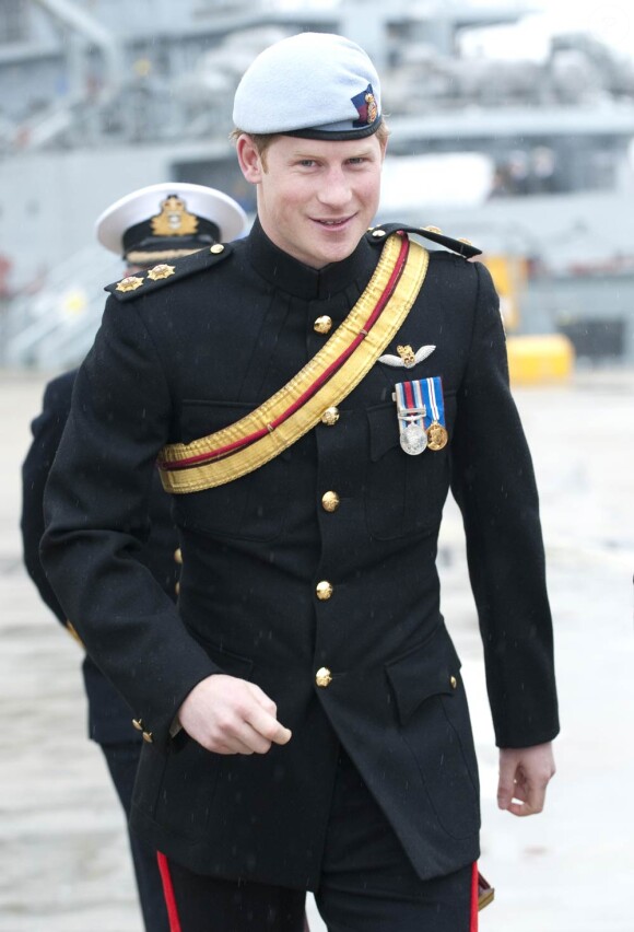 Le prince Harry en visite à la base navale de Portsmouth le 18 mars 2011.