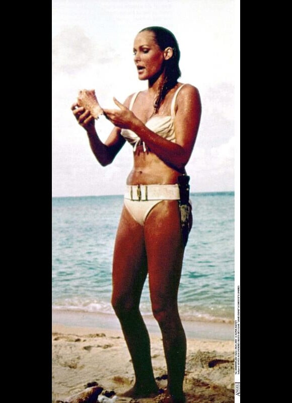 Ursula Andress dans James Bond et son fameux bikini blanc...
