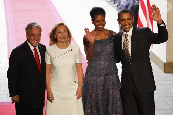 Barack Obama et sa famille lors de leur tournée officielle en Amérique latine. Ici, au Chili, avec le couple présidentiel chilien