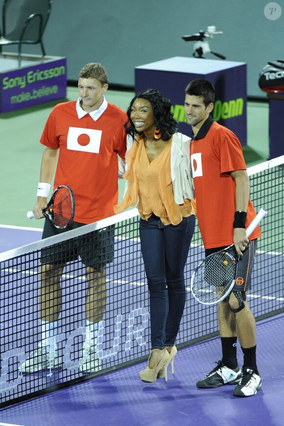 Brandy, Novak Djokovic et Denis Istomin se sont mobilisés pour récolter des fonds pour les victimes du Japon à Miami le 25 mars 2011