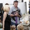 Tori Spelling, son mari Dean McDermott et leurs enfants Stella et Liam en visite dans une boutique d'antiquités avec leur chèvre (28 mars à L.A)