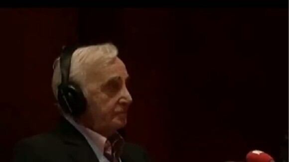 Charles Aznavour tord le cou aux rumeurs : "Oh, j'ai l'habitude d'être mort !"