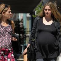 Alicia Silverstone : quel ventre ! La future maman attendrait-elle des jumeaux ?
