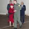 Le 1er avril 2011, le prince William recevait sa grand-mère la reine  Elizabeth II, avec le prince consort Philip, sur la base d'Anglesey, pour leur faire découvrir son travail de pilote de  sauvetage. Mamy Liz, coquette, était très fière !