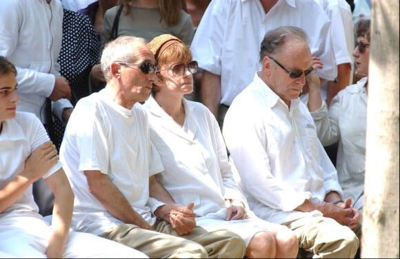 Nadine Trintignant, Alain Corneau et Jean-Louis Trintignant aux obsèques de Marie Trintignant, le 7 août 2003.