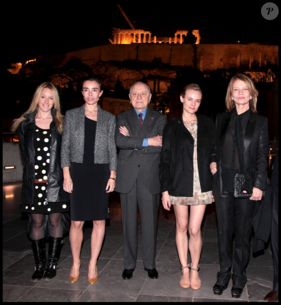 Diane Kruger, Elodie Bouchez, Ludivine Sagnier lors du dîner en  l'honneur de Pierre Bergé (au centre) lors du Festival du film français d'Athènes le 5 avril 2011