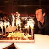 Jean-Luc Reichmann fête ses 10 ans de succès sur TF1 avec ses fans et sa famille ! (5 avril 2011)