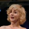 Virginie Stevenoot sur les planches du Théâtre des Variétés, à Paris, dans la pièce Je m'appelle Marilyn, en 2008.