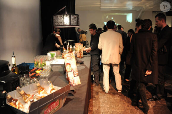L'inauguration d'un bar clandestin à Paris le 12 avril 2011, le Desperados Wild Bar
