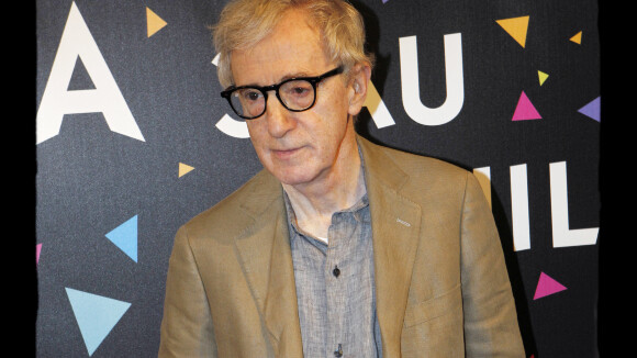 Woody Allen s'offre les stars de 30 Rock et The Social Network !