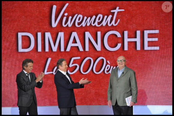 sur le plateau de Vivement Dimanche pour l'émission en l'honneur de Daniel Auteuil (enregistré le 13 avril 2011 et diffusé le 17 avril 2011)