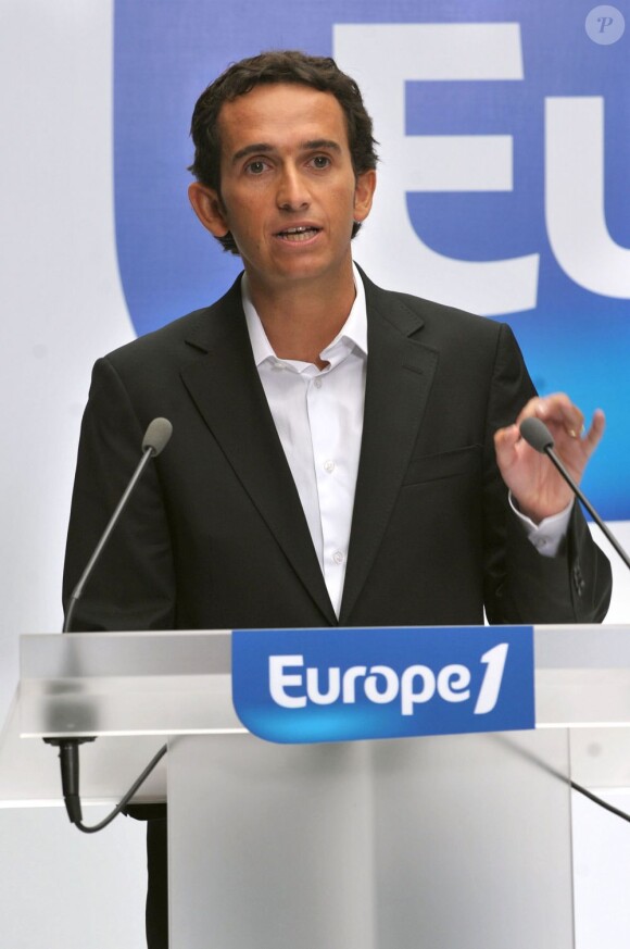 Alexandre Bompard lors de la conférence de presse d'Europe 1 en septembre 2008