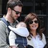 Tiffani Thiessen heureuse à la ville avec son époux et leur fille Harper le 18 avril 2011 à New York