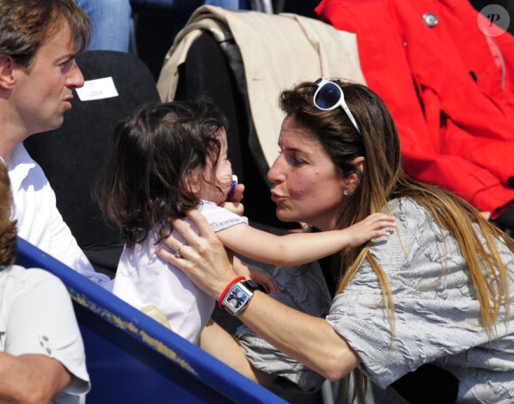 Arantxa Shanchez Vicario avec sa fille Arantxa et son mari Josep Santacana à Lerida en Espagne, le 16 avril 2011