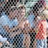 Britney Spears assiste, en compagnie de Jason Trawick, et du cadet de ses fils, Jayden James, quatre ans, au match de baseball de son petit Sean Preston, cinq ans, à Los Angeles, dimanche 17 avril.