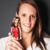Laure Manaudou reçoit la Barbie à son effigie, le 15 décembre 2010
