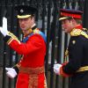 Le prince William, accompagné de son frère Harry, arrive en l'abbaye de Westminster, où il va épouser sa douce Kate Middleton. 29 avril 2011