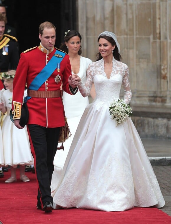 Kate Middleton est resplendissante dans sa robe Sarah Burton. Londres, 29 avril 2011