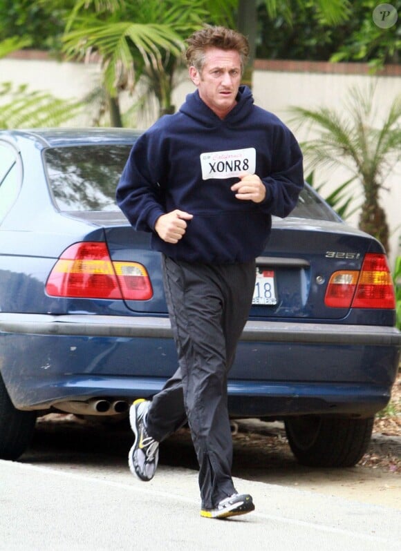 Sean Penn fait son jogging, le 17 avril 2011.