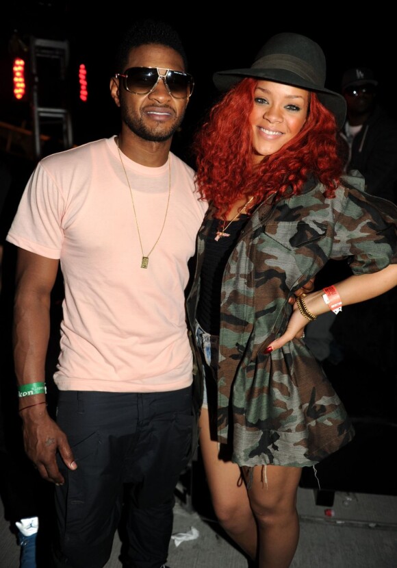 Rihanna et Usher au Neon Carnival organisé par A/X Armani Exchange et le magazine 944 à Indio en Californie