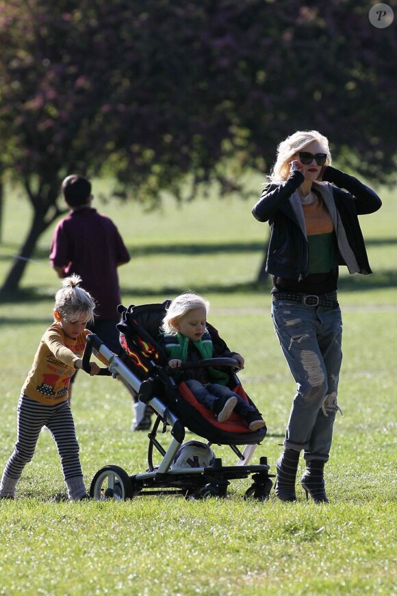 Gwen Stefani et ses deux enfants Zuma et Kingston à Londres. 3 mai 2011