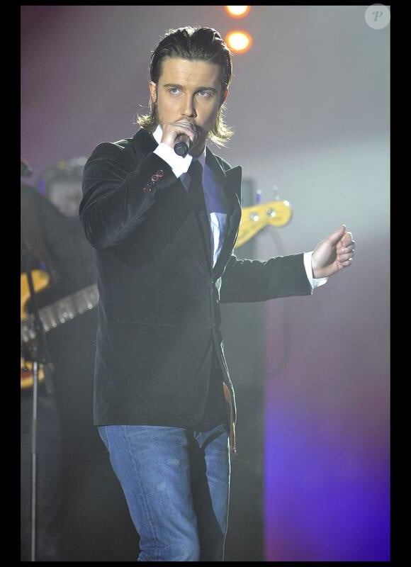 Le chanteur Julien Doré aux Victoires de la musique 2009 en février 2009