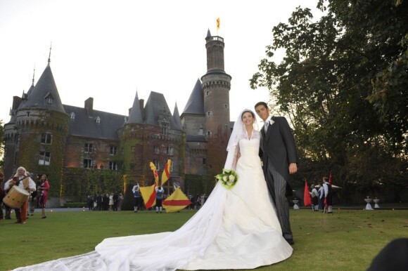 La robe de mariée de Kate Middleton ressemble énormément à celle d'Isabella Orsini. Belgique, 5 septembre 2007