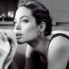 Angelina Jolie pour la campagne St John