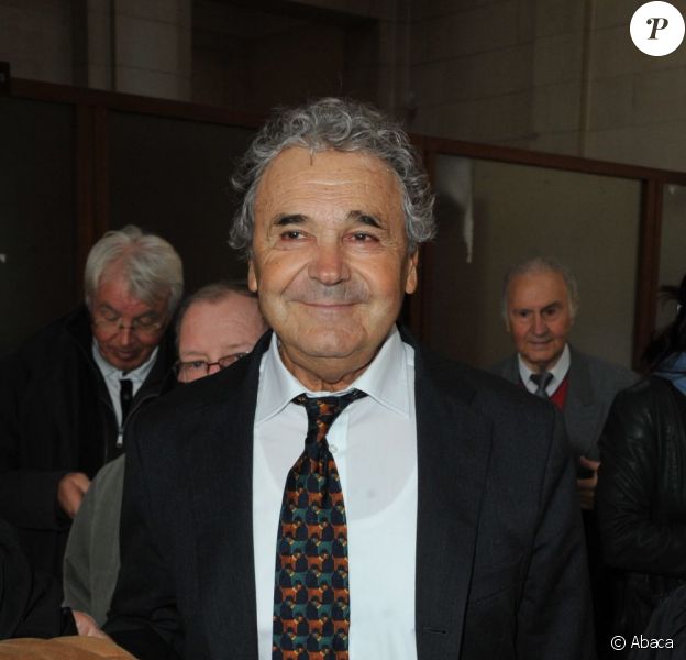 Pierre Perret arive au Palais de Justice de Paris, le 22 mars 2011.