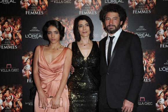 Hafsia Herzi, Hiam Abbass et Radu Mihaileanu lors de la soirée après la présentation de La Source des femmes à la Villa Chic à Cannes le 21 mai 2011