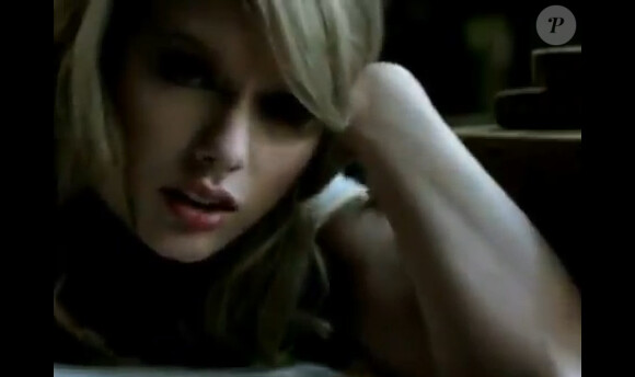 Taylor Swift dans le clip The Story of Us.