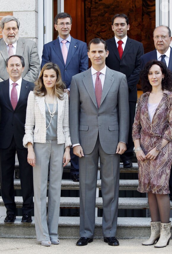 En soirée ou en journée, Letizia d'Espagne choisit ses tenues à la perfection. Madrid le 26 mai 2011